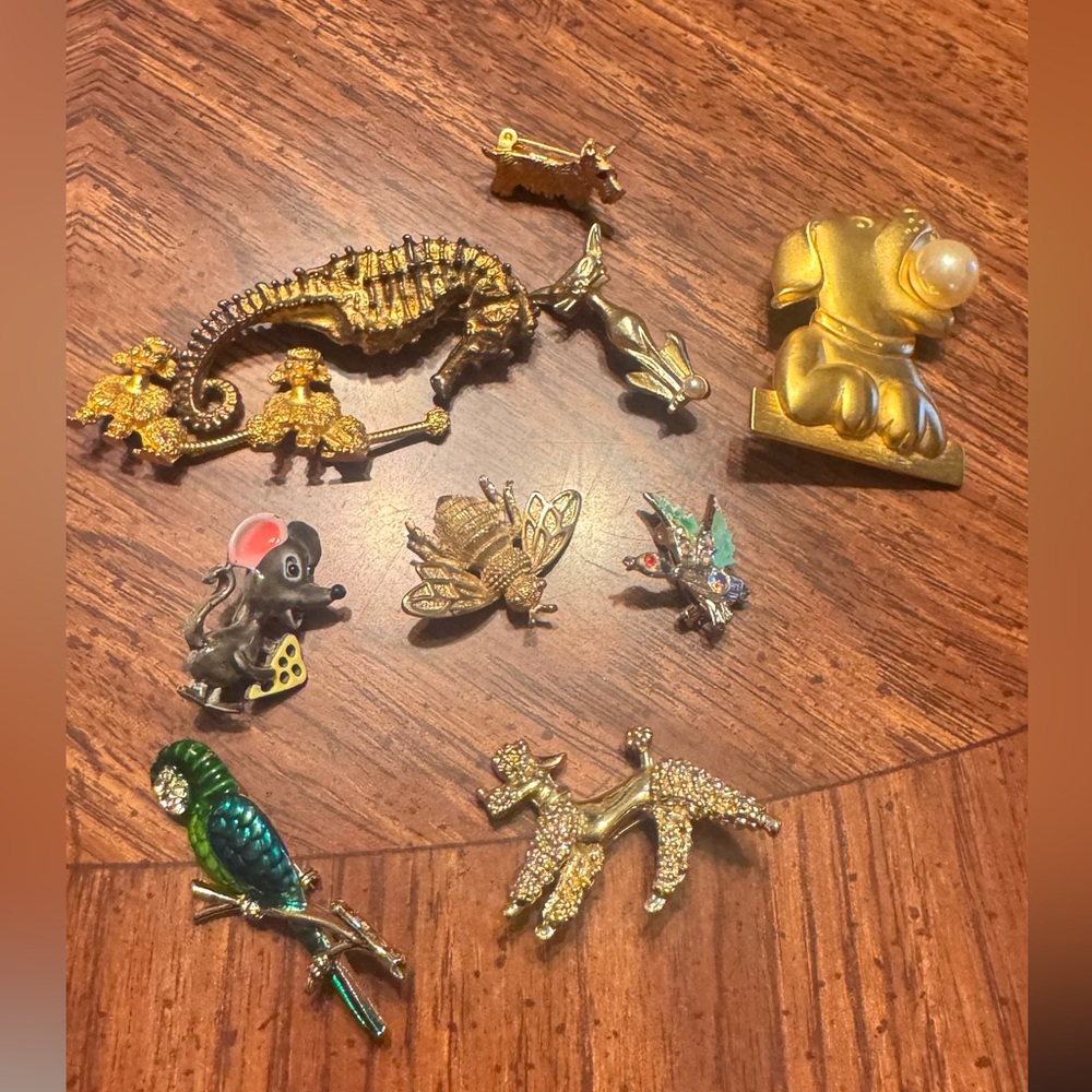 Animal bag of pins